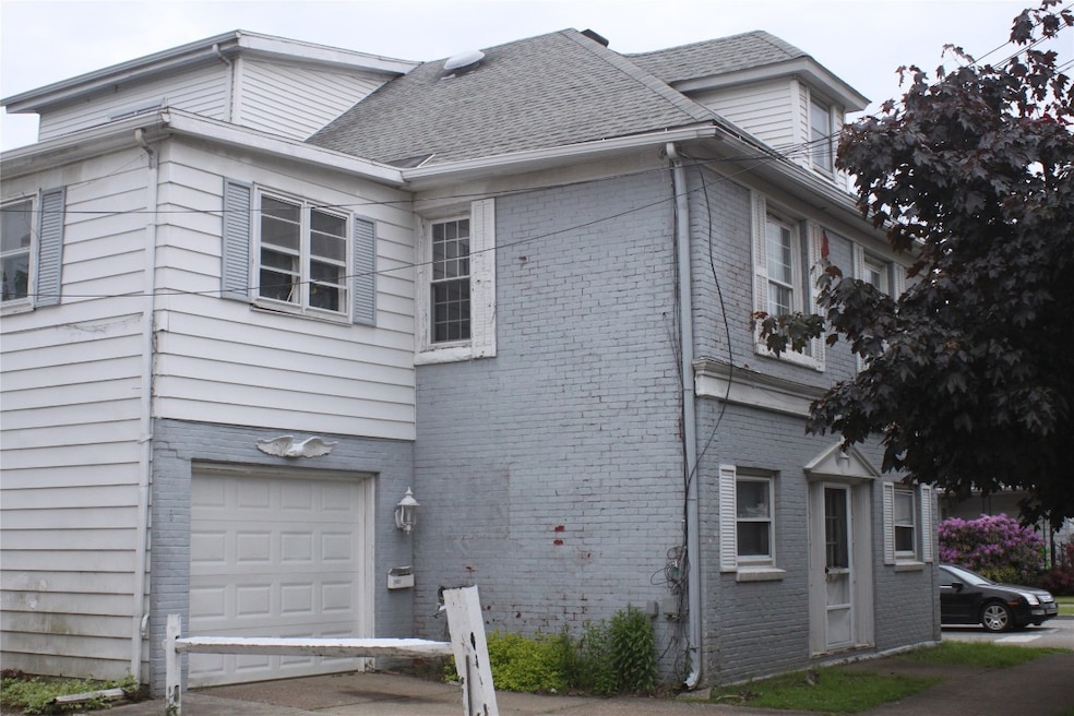 Front of property, facing 29th