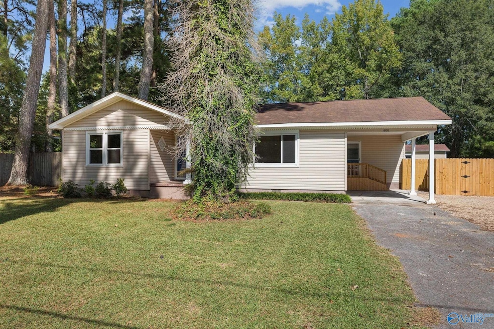 401 Longhorn Pass NW, Hartselle, AL 35640 - photo 1