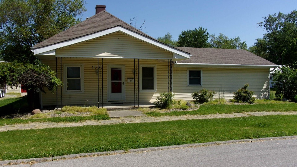 1333 W South St, Bluffton, IN 46714 - photo 1