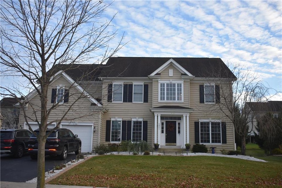 5851 Monocacy Dr, Bethlehem, PA 18017 - photo 1