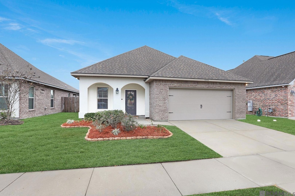 1335 Rustic Pine Dr, Baton Rouge, LA 70820 - photo 1