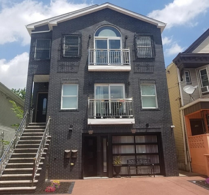 134 Bostwick Ave unit 2, Jersey City, NJ 07305 - photo 1