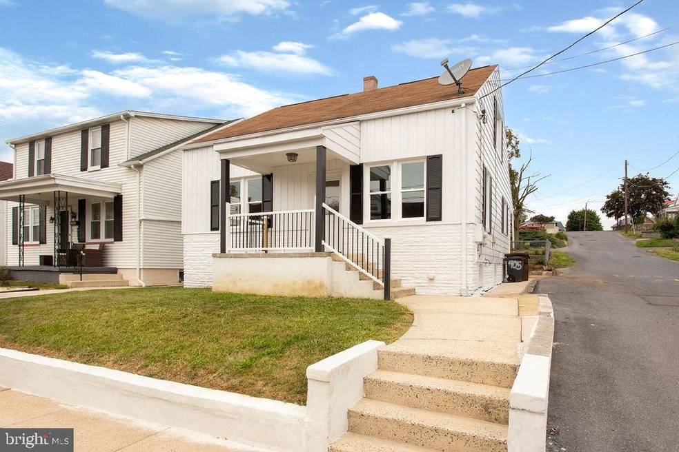 405 W Queen St, Chambersburg, PA 17201 - photo 1