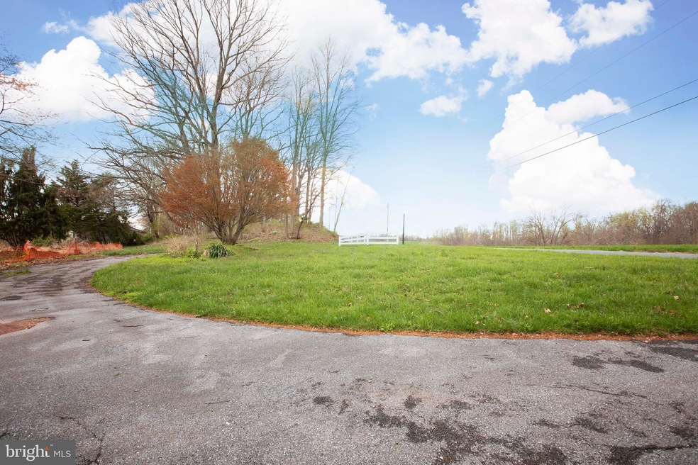 5049 Kachel Rd, Mohnton, PA 19540 - photo 1