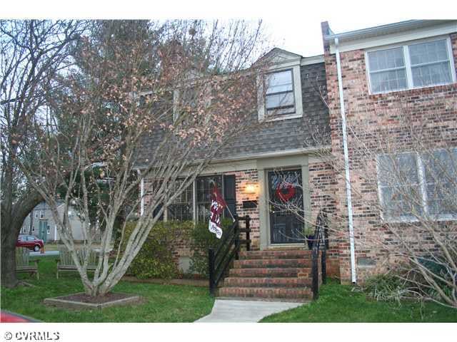 Exterior Front - Charming end unit