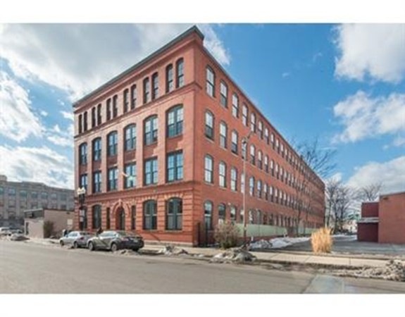 589 Essex St unit 202, Lynn, MA 01901 - photo 1