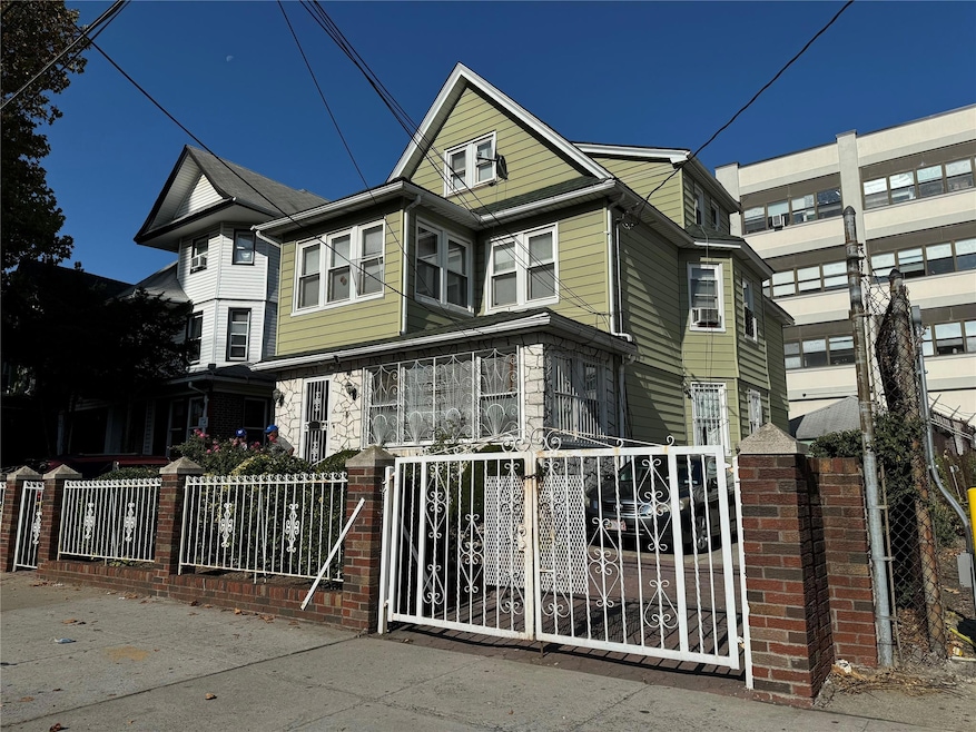 13417 89th Ave, Richmond Hill, NY 11418 - photo 1