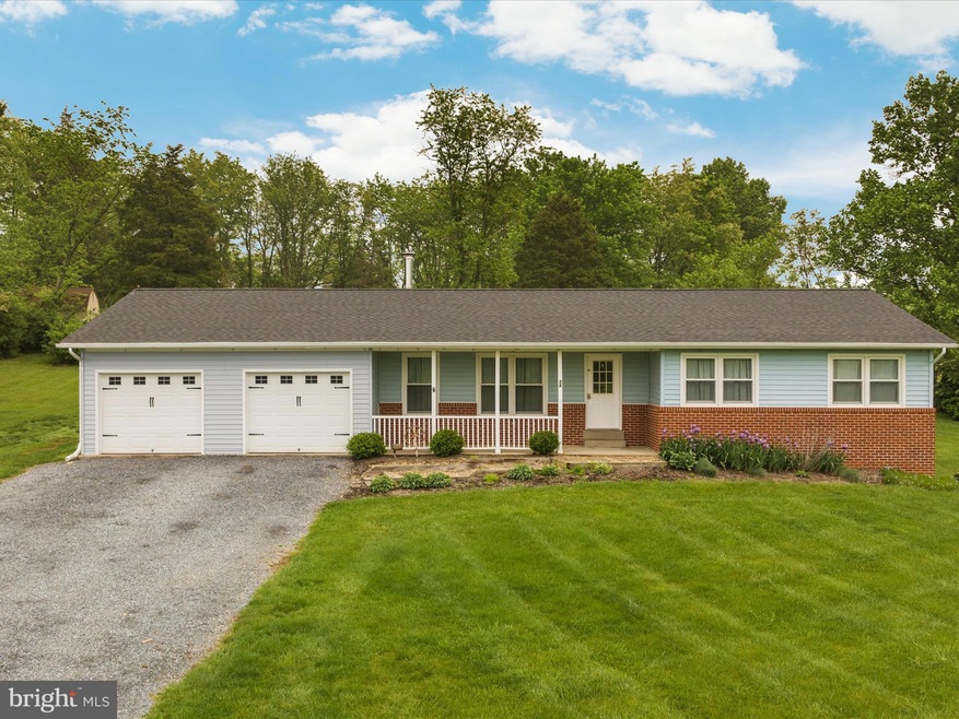 34 Fieldstone Dr, Bunker Hill, WV 25413 - photo 1