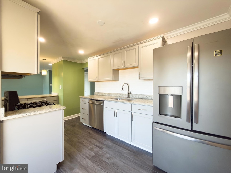 3327 Huntley Square Dr unit B, Temple Hills, MD 20748 - photo 1