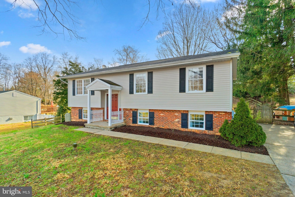 1009 Courtland Dr, Sykesville, MD 21784 - photo 1