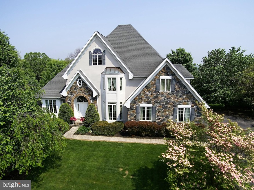 2132 Castlegreen Dr, Greencastle, PA 17225 - photo 1