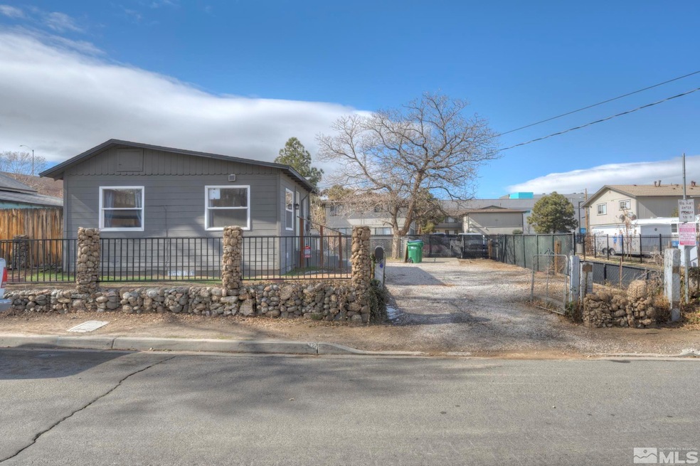 459 Field St, Sparks, NV 89431 - photo 1