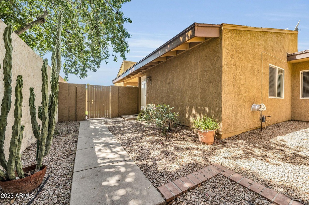2-web-or-mls-1885 E Kirkland Ln-2