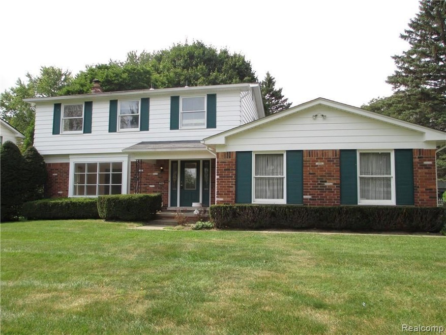 6944 Heather Heath, West Bloomfield, MI 48322 - photo 1