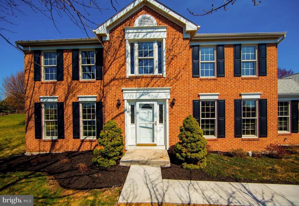19524 Portsmouth Dr, Hagerstown, MD 21742 - photo 1