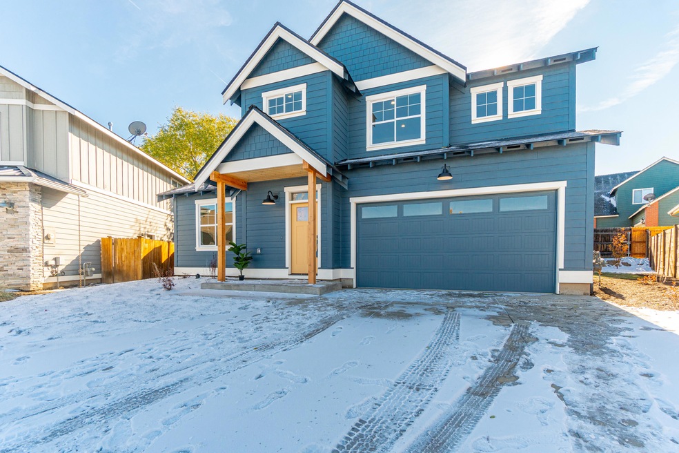 2316 NE Halston Ct, Bend, OR 97701 - photo 1