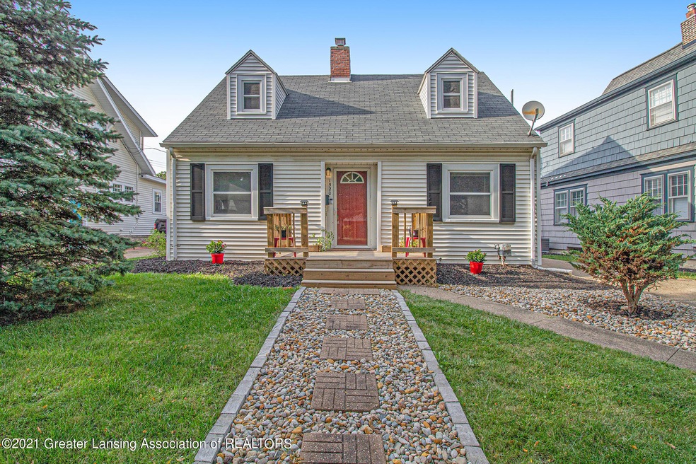 Gorgeous front yard!