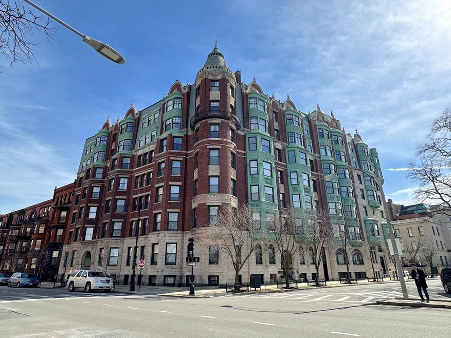 Charlesgate Hall unit 503, Boston, MA 02215 - photo 1