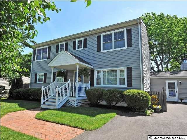 641 Brookside Dr, Belford, NJ 07718 - photo 1