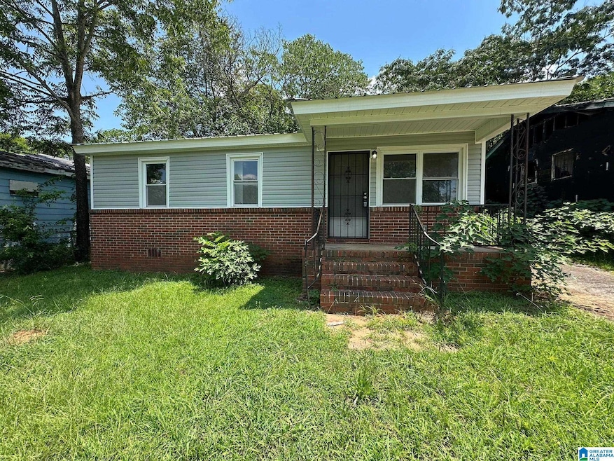 2805 32nd Way SW, Birmingham, AL 35221 - photo 1