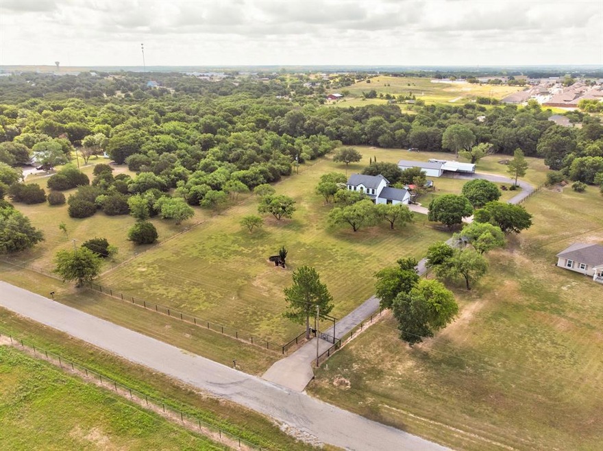 4833 Woodcreek Crossing Dr, Granbury, TX 76049 - photo 1