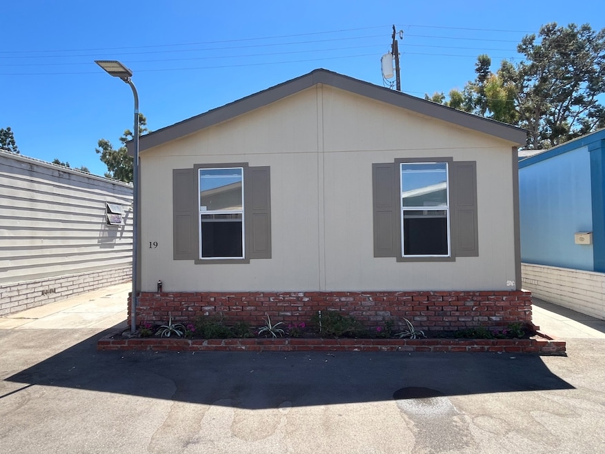 12062 W Edinger Ave unit 19, Santa Ana, CA 92704 - photo 1