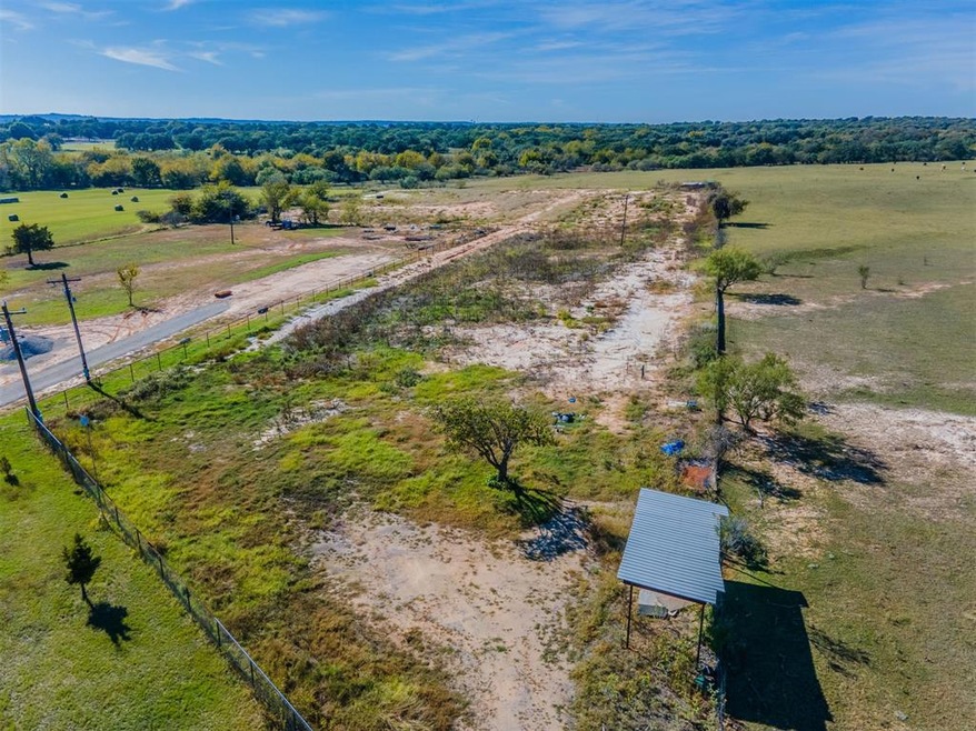 890 County Road 3798, Springtown, TX 76082 - photo 1