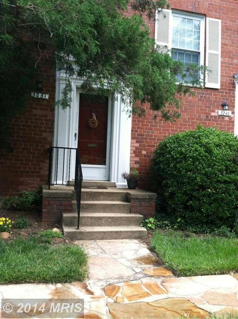 3251 Martha Custis Dr unit 847, Alexandria, VA 22302 - photo 1