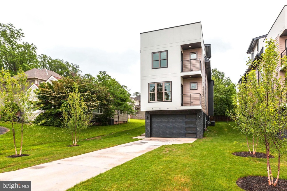 7009 Haycock Rd, Falls Church, VA 22043 - photo 1