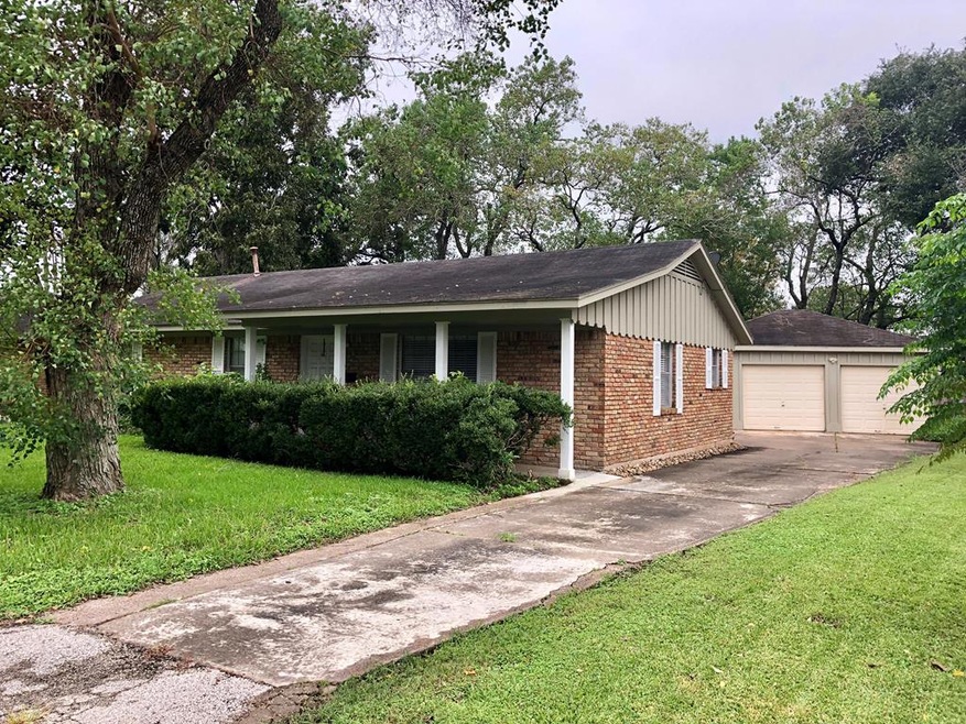 1808 Sunset Ave, Bay City, TX 77414 - photo 1