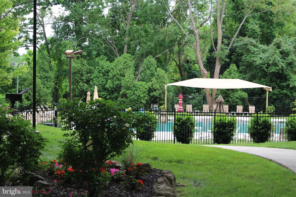 Radnor House unit 417, Bryn Mawr, PA 19010 - photo 1