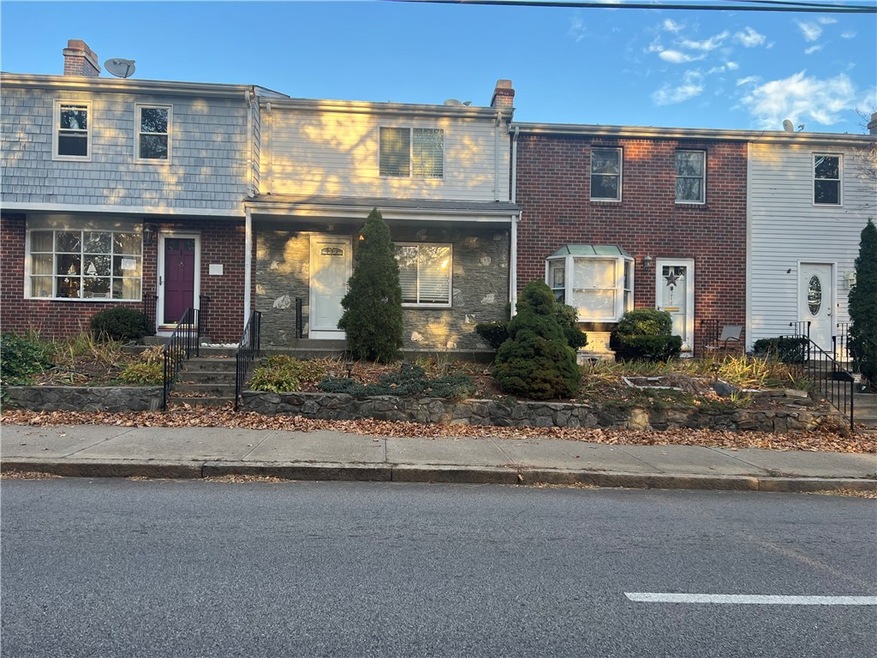 216 School St unit 4, Pawtucket, RI 02860 - photo 1