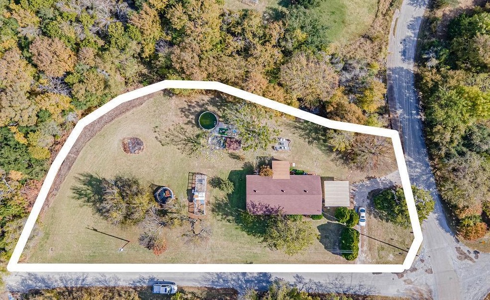 901 N Blue Quail Ct, Granbury, TX 76049 - photo 1