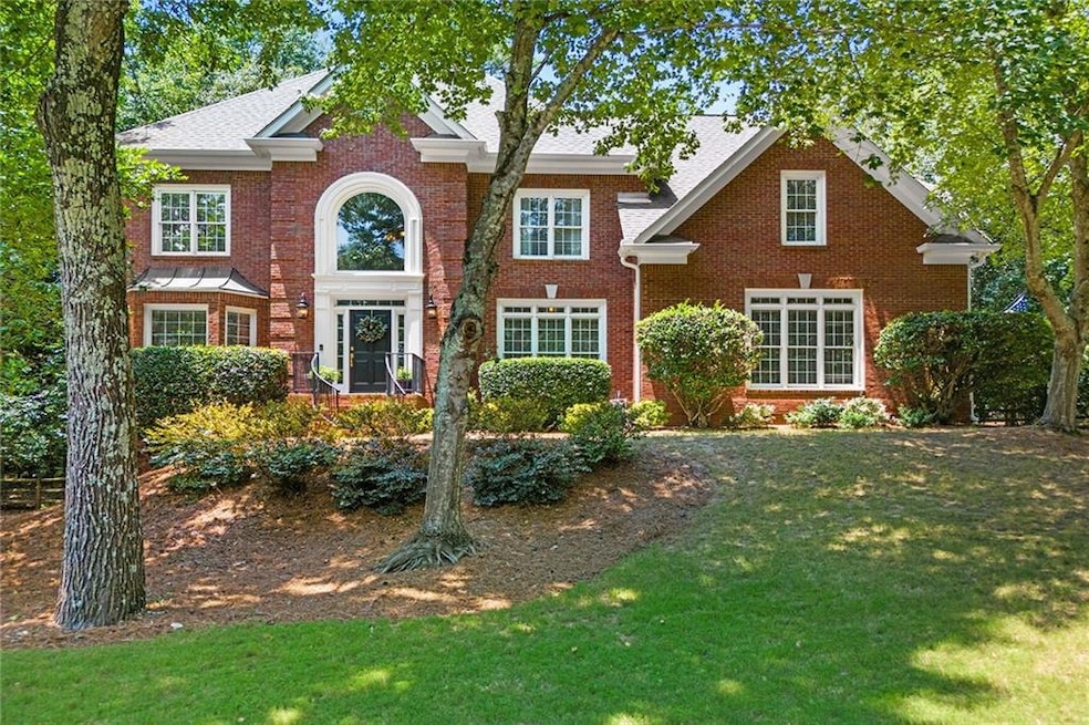 View of front of home featuring a front yard