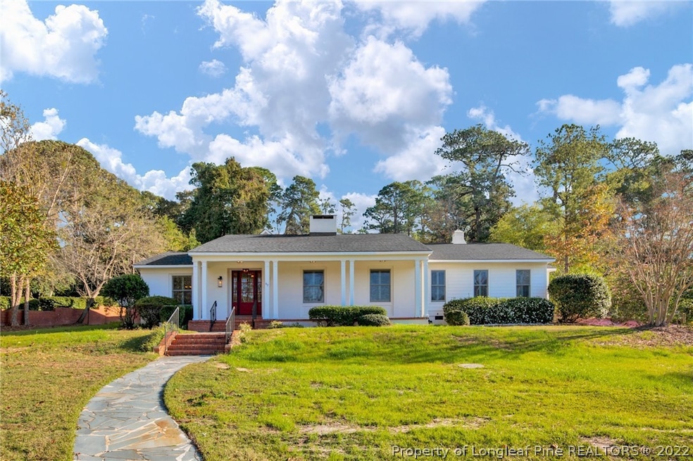 417 Lakeshore Dr, Fayetteville, NC 28305 - photo 1