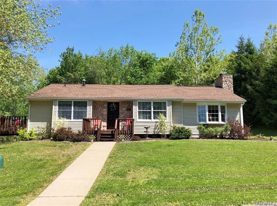 52 Fleetwood Dr, Newburgh, NY 12550 - photo 1