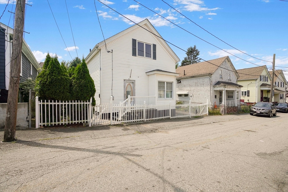 31 Sachem St, Fall River, MA 02724 - photo 1