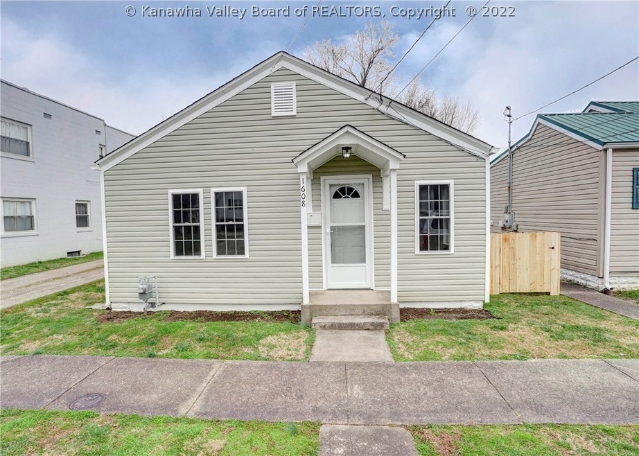 1608 W Virginia Ave, Dunbar, WV 25064 - photo 1