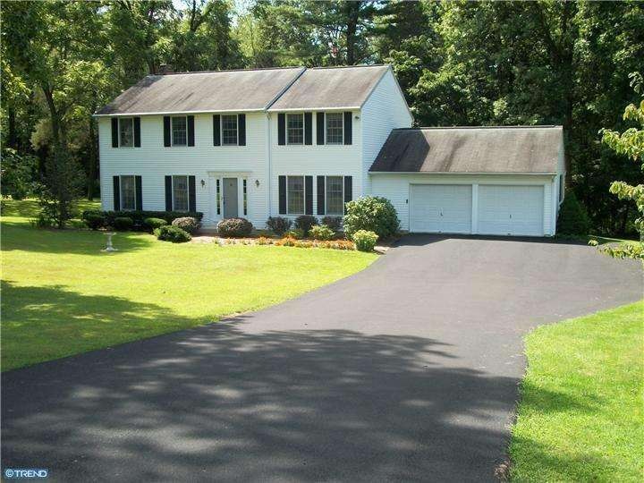 2087 Hendricks Rd, Pennsburg, PA 18073 - photo 1