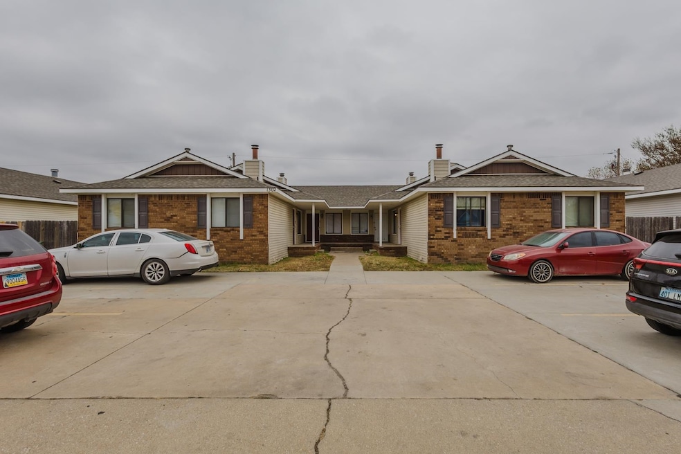 1302 E Selma St, Wichita, KS 67216 - photo 1