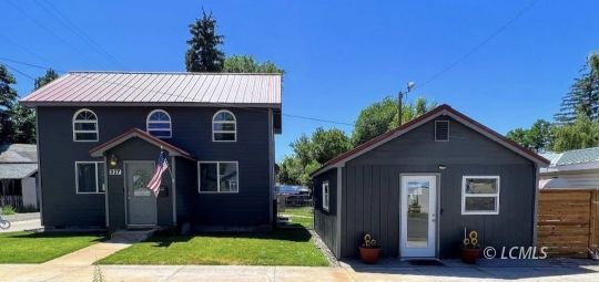 927 S 1st St, Lakeview, OR 97630 - photo 1