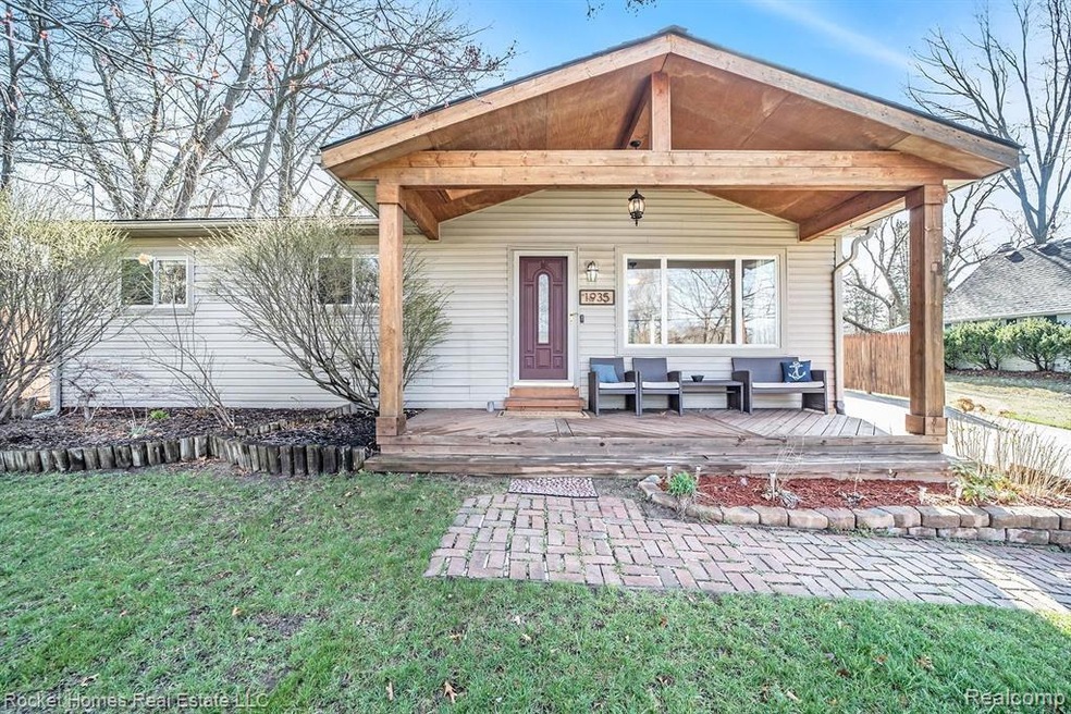 1935 Petrolia, West Bloomfield, MI 48324 - photo 1