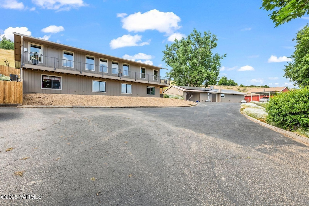 For Sale $595,000 • Co-Listing Agent