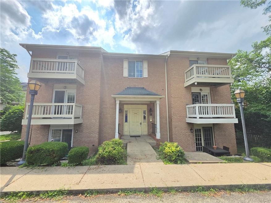 3266 Ward St unit 3, Oakland, PA 15213 - photo 1