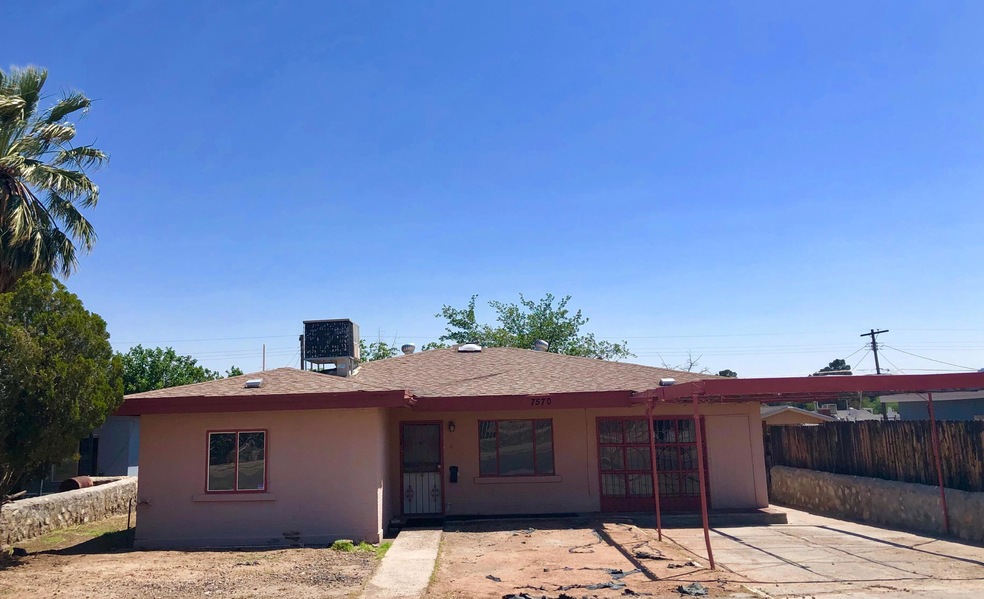 7570 Adobe Dr, El Paso, TX 79915 - photo 1
