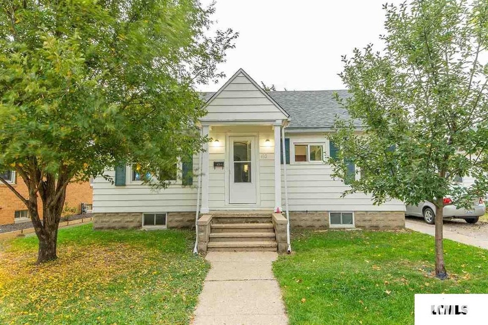 432 N Sherman St, Lincoln, IL 62656 - photo 1