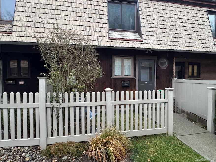 10 Heritage Dr unit D, New City, NY 10956 - photo 1