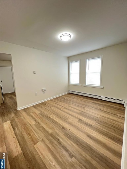 228 Orchard St unit 2R, East Rutherford, NJ 07073 - photo 1