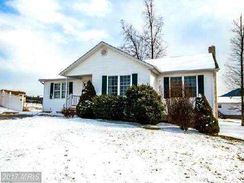 912 Devine Dr, Strasburg, VA 22657 - photo 1