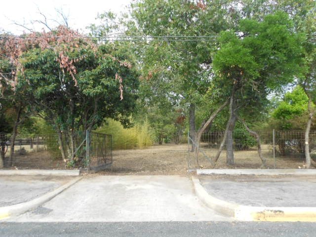 115 W Lower Crabapple Rd, Fredericksburg, TX 78624 - photo 1